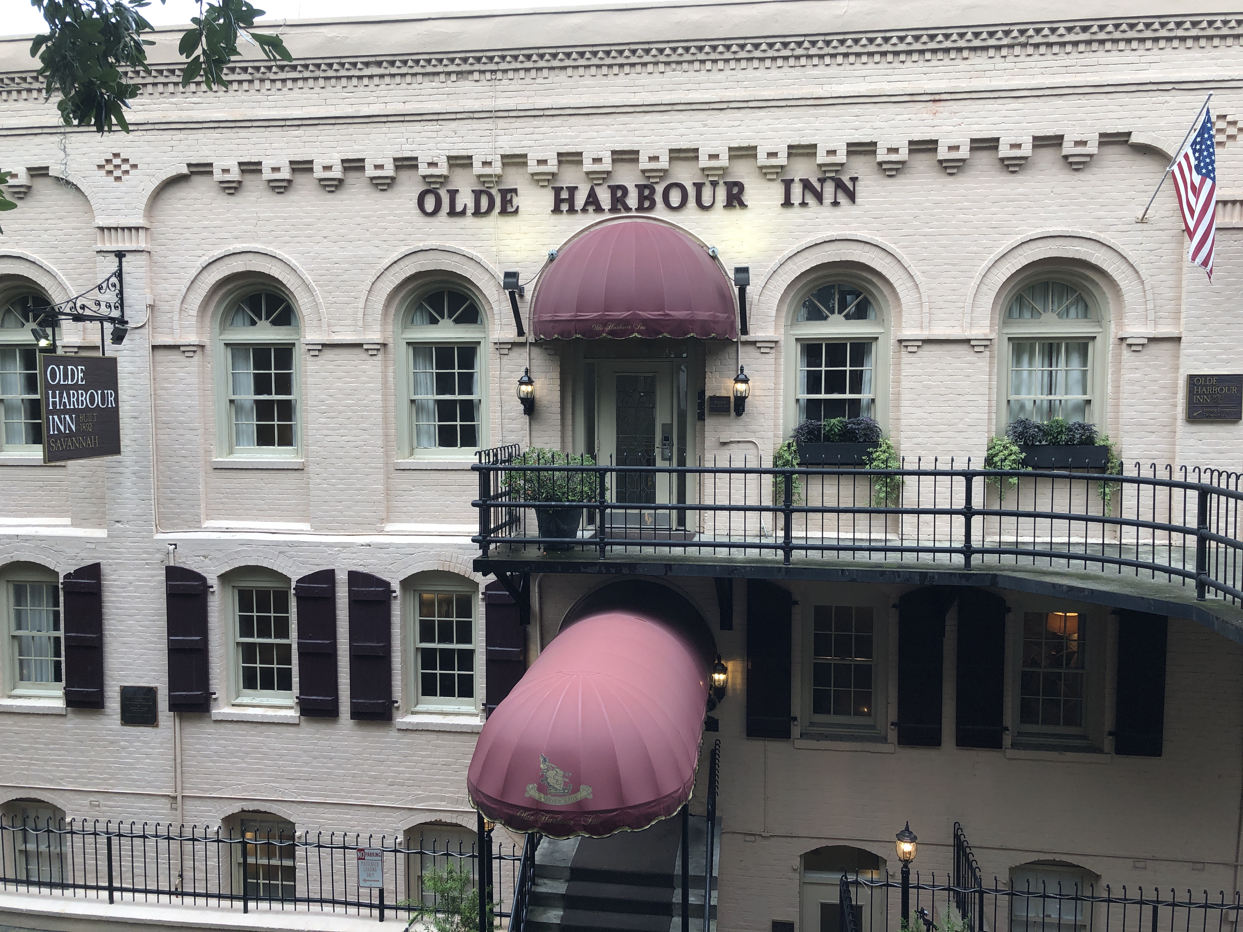 Olde Harbour Inn - #1 Ghost Tour